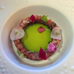 La tiara de encurtidos y salazones