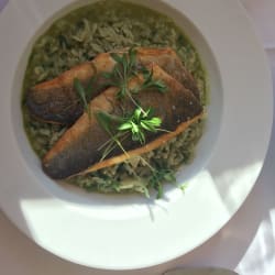 Rodaballo con risotto de almejas