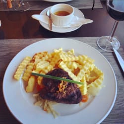 Bife do Lombo com molho de Manteiga e Alho