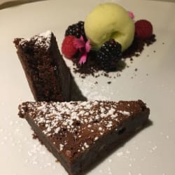 Brownie com gelado de maçã 