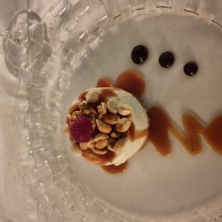 Cheesecake de amendoim e caramelo salgado 