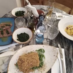 Carbonara, filetto di pesce in crosta e saltimbocca alla romana