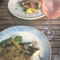 Amazing dished w/ truffle sauce and great Rosè in their sunny terrace. Highly recommended 
