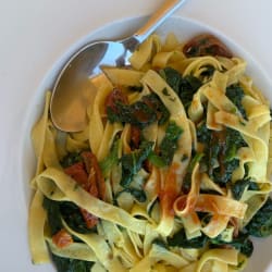Tagliatele with dry tomatos and spinach