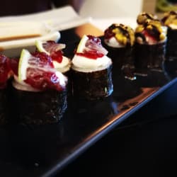 Sushi de fruta