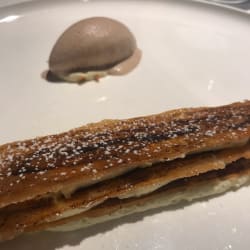 Millefoglie e gelato alla nocciola