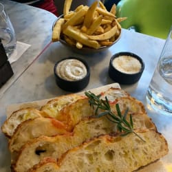 Focaccia & french fries with truffle maionese