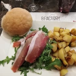 Hamburger speak e patate e pane senza glutine 