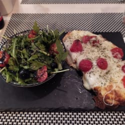 Bruschetta con Quejo e insalatina