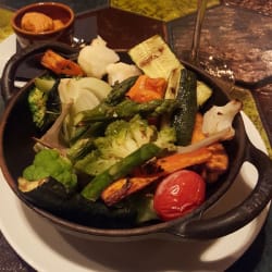 Verduras al horno con romesco