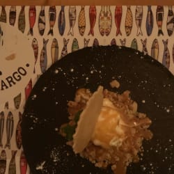 Gelado de nata com crumble e caramelo salgado 