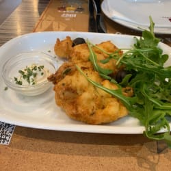 Pataniscas de bacalhau
