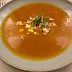 Vellutata di zucca e feta
