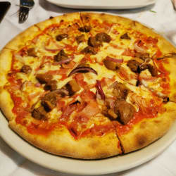 Pizza bacon champiñon