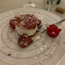 cheesecake fichi e zenzero con mandorle e scaglie di cioccolato bianco