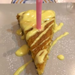 Torta alle carote con crema