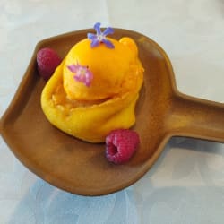 Individual pão de lo with tangerine sorbet