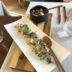 Sale de poulpe et tartare de thon