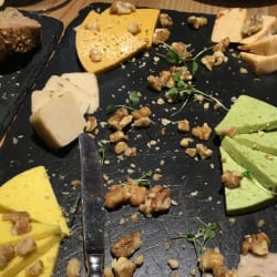 Tábua de queijos vegan