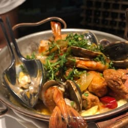 Lembrança do restaurante “Mar Vermelho” em Sines! Cataplana de Carne de Porco, Camarão e Ameijoas