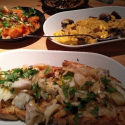 Torricado de Bacalhau; ovos mexidos com cogumelos; polvo salteado & batata doce; cogumelos salteados