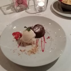 Petit Gateau de chocolate 