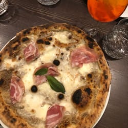Truffle pizza