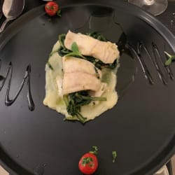 Baccalà con verdure su crema di patate