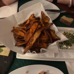 Patates douces frites 