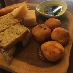 Pao de queijo alentejano 