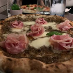 Provole affumicato, pancetta e crema di tartufo
