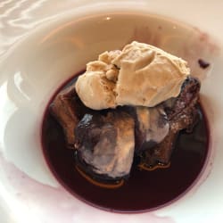 Torrijas con Peras al Vino Tinto