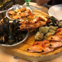 “Tábua quente de mariscos”