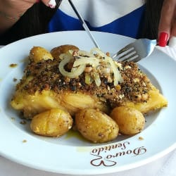 Bacalhau na telha com migas