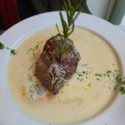 gorgonzola sauce beef steak