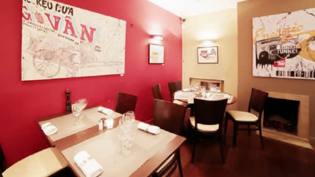 Restaurant La Petite Tour A Paris 75116 Passy Victor Hugo Tour Eiffel Champ De Mars Menu Avis Prix Et Reservation