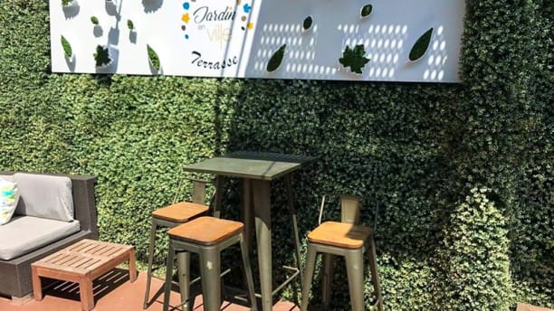 Un Jardin En Ville In Marseille Restaurant Reviews Menu And