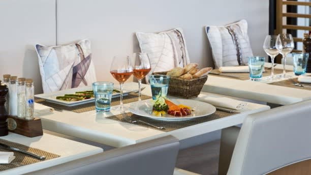 Wallpaper L Eden Beach In La Baule Escoublac Restaurant Reviews Menus And Free