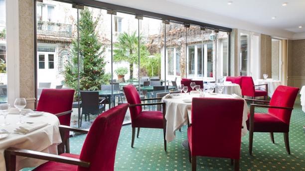 La Table Des Maréchaux Hôtel Napoléon In Fontainebleau Hôtel Napoléon In Fontainebleau