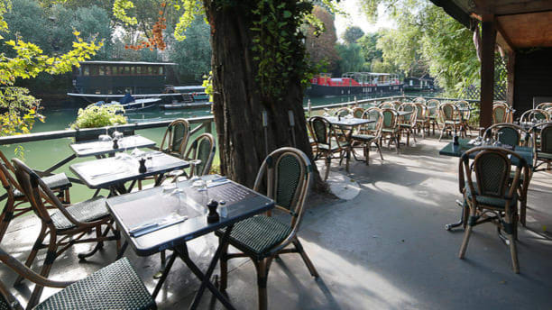 Restaurant Les Pieds Dans L Eau A Neuilly Sur Seine Avis Menu