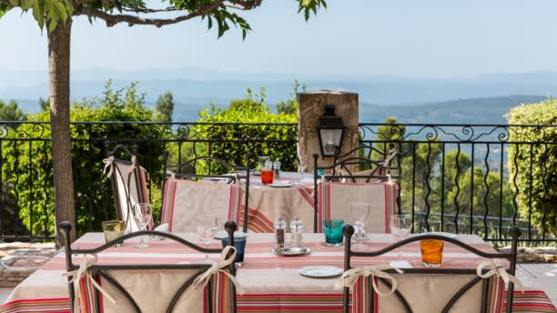 Restaurant La Bastide De Tourtour A Tourtour 83690 Avis Menu