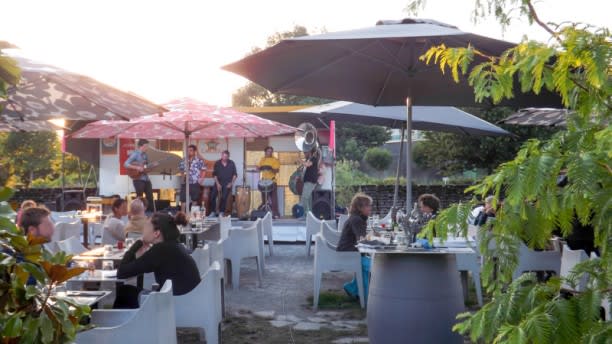 Restaurant Le Caillou Du Jardin Botanique A Bordeaux 33100