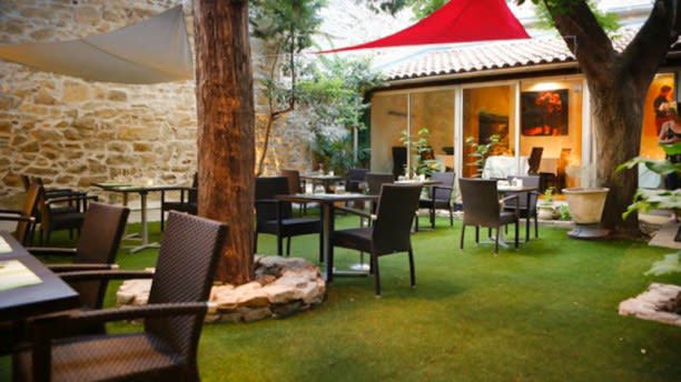 Le Jardin D Hadrien In Nimes Restaurant Reviews Menu And Prices