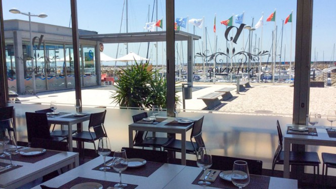 sala - B'ENTREVINHOS, Oeiras