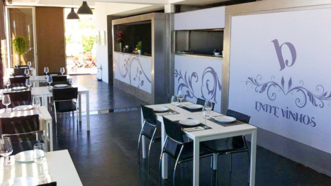 sala - B'ENTREVINHOS, Oeiras