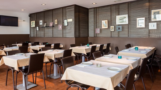 Sala - The Stones, Oeiras