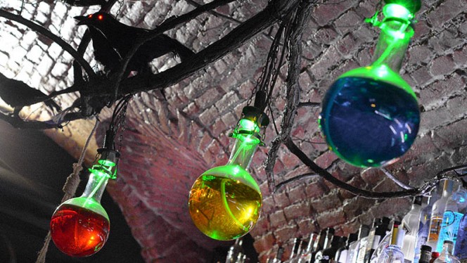 decorazioni - La Casa del Demone, Turin