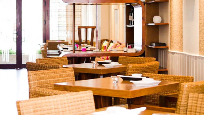 Sala - Tons de Sushi, Oeiras