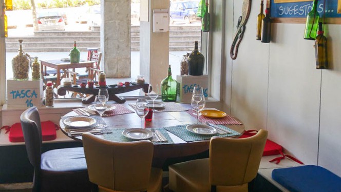 Sala do restaurante - Tasca 16, Oeiras