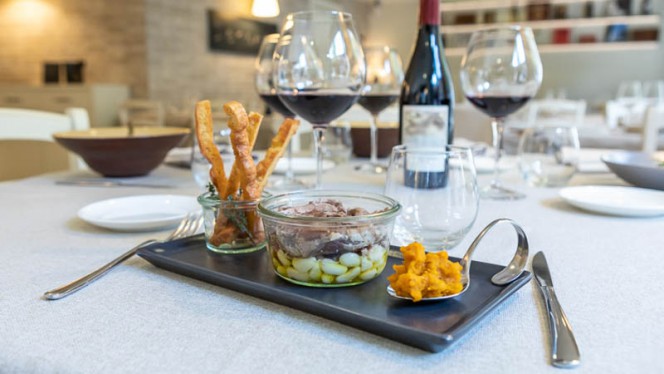 Vista sala - Dersett, Milan